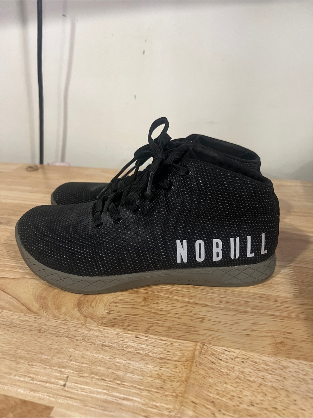 NOBULL black suede mid trainer shoes CrossFit shoes size W 8.5 M 7